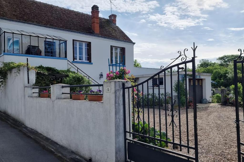 Les Noyers Monestois Entre Cher Et Canal De Berry Mennetou-sur-Cher Extérieur photo