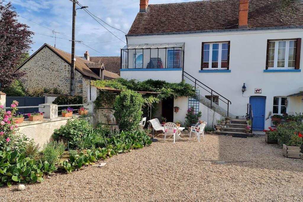 Les Noyers Monestois Entre Cher Et Canal De Berry Mennetou-sur-Cher Extérieur photo